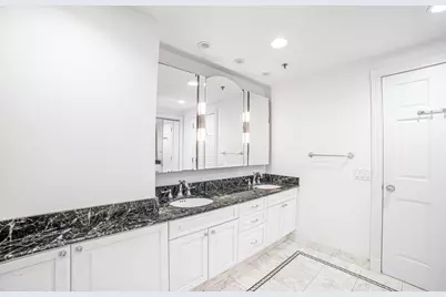 100 E Huron Street #3504, Chicago, IL 60611 - Photo 31