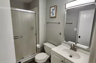 2315 E 70th Pl, Chicago, IL 60649 - Photo 9