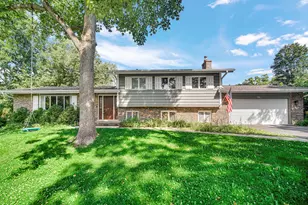 34 Londonderry Ln, Lincolnshire, IL 60069 - Photo 1