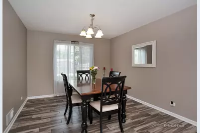 300 Briarwood Lane, Algonquin, IL 60102 - Photo 7
