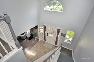 300 Briarwood Ln, Algonquin, IL 60102 - Photo 9