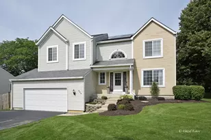 300 Briarwood Ln, Algonquin, IL 60102 - Photo 1