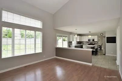 300 Briarwood Lane, Algonquin, IL 60102 - Photo 3