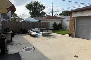 5430 W Berteau Ave, Chicago, IL 60641 - Photo 13