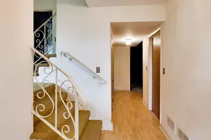 1910 E Robinhood Ln, Arlington Heights, IL 60004 - Photo 5