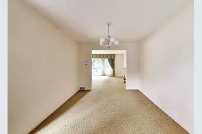 1910 E Robinhood Lane, Arlington Heights, IL 60004 - Photo 11