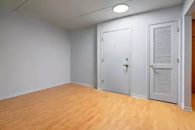 5360 N Lowell Avenue #311, Chicago, IL 60630 - Photo 7
