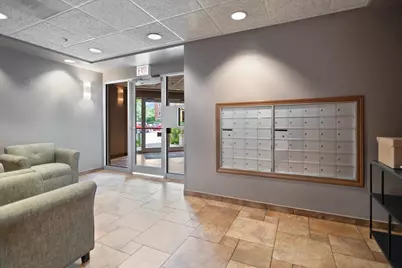 5360 N Lowell Avenue #311, Chicago, IL 60630 - Photo 5