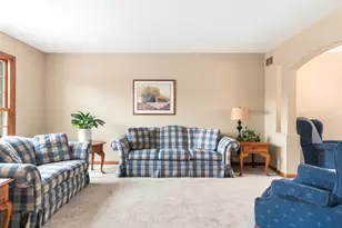 1225 Willowcrest Ct, Aurora, IL 60504 - Photo 3