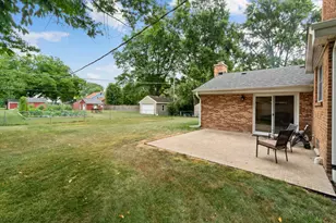 1621 Longmeadow Dr, Glenview, IL 60026 - Photo 29