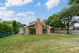 1621 Longmeadow Dr, Glenview, IL 60026 - Photo 31