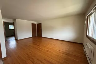 826 N Milwaukee Ave, Libertyville, IL 60048 - Photo 3