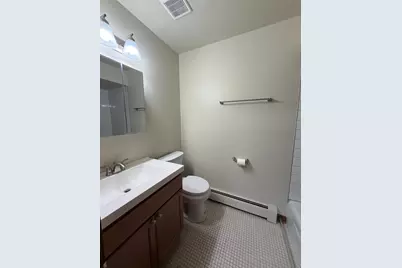826 N Milwaukee Avenue #D2, Libertyville, IL 60048 - Photo 7