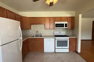 826 N Milwaukee Ave, Libertyville, IL 60048 - Photo 5