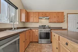 2220 White Eagle Dr, Plainfield, IL 60586 - Photo 5