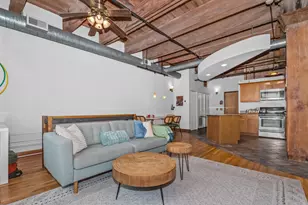 732 S Financial Pl, Chicago, IL 60605 - Photo 3