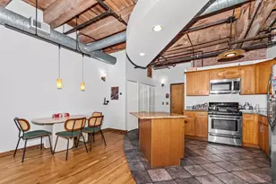732 S Financial Pl, Chicago, IL 60605 - Photo 7