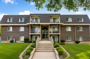 870 Winesap Ct, Prospect Heights, IL 60070 - Photo 1