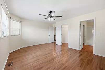 383 Kerry Court, Carol Stream, IL 60188 - Photo 17