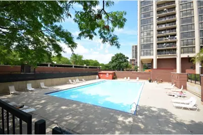 2901 S Michigan Avenue #1704, Chicago, IL 60616 - Photo 9