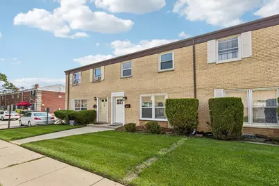 852 Colonial Drive #E, Wheeling, IL 60090 - Photo 3