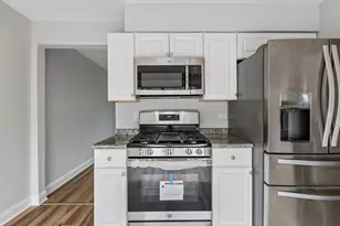 852 Colonial Dr, Wheeling, IL 60090 - Photo 11