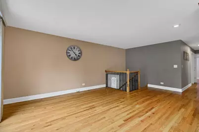 27 Spring Valley Lane, Streamwood, IL 60107 - Photo 3