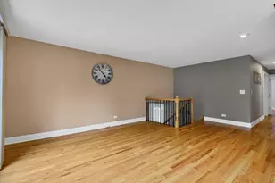 27 Spring Valley Ln, Streamwood, IL 60107 - Photo 3