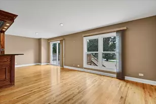 27 Spring Valley Ln, Streamwood, IL 60107 - Photo 5