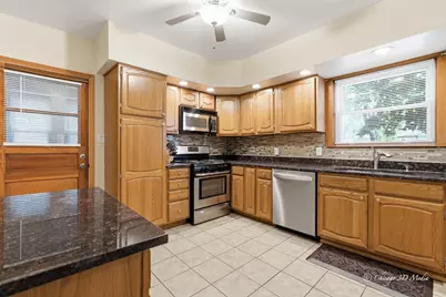 5364 N Latrobe Avenue, Chicago, IL 60630 - Photo 11