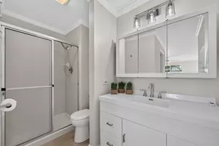 815 Leicester Rd, Elk Grove Village, IL 60007 - Photo 25