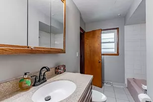 2139 Cherry Ave, Hanover Park, IL 60133 - Photo 9