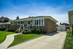 7005 W Sunnyside Ave, Norridge, IL 60706 - Photo 3