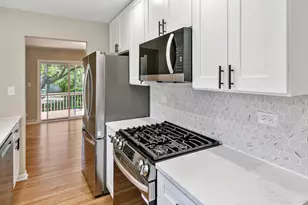 145 Walton St, Barrington, IL 60010 - Photo 5