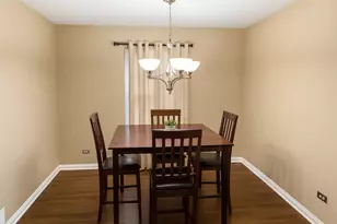 406 Juniper Dr, North Aurora, IL 60542 - Photo 3