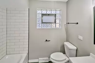 7704 McVicker Ave, Burbank, IL 60459 - Photo 15