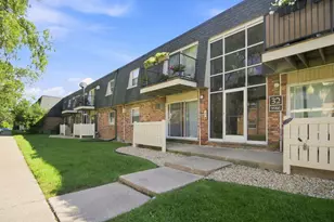 9986 S 84th Terrace, Palos Hills, IL 60465 - Photo 1