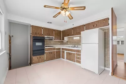 198 W Normandy Drive, Chicago Heights, IL 60411 - Photo 5