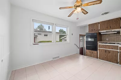 198 W Normandy Drive, Chicago Heights, IL 60411 - Photo 7