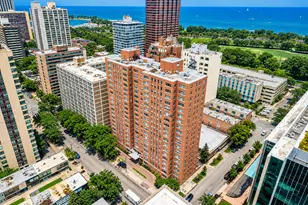 2909 N Sheridan Rd, Chicago, IL 60657 - Photo 1