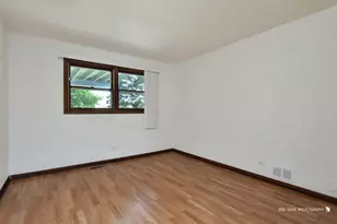 1000 E Ardyce Ln, Mount Prospect, IL 60056 - Photo 29