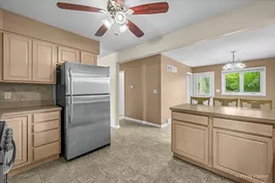132 Scott Dr, East Dundee, IL 60118 - Photo 9