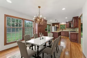8 Keystone Ct, Bolingbrook, IL 60440 - Photo 5
