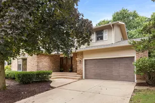8 Keystone Ct, Bolingbrook, IL 60440 - Photo 1