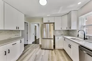 4821 Crain St, Skokie, IL 60077 - Photo 9