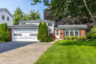 914 S Arlington Heights Rd, Arlington Heights, IL 60005 - Photo 1
