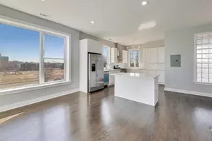 313 E 60th St, Chicago, IL 60637 - Photo 13