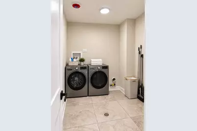 1353 N Long Avenue, Chicago, IL 60651 - Photo 21