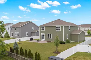 759 Kentshire Cir, Elgin, IL 60124 - Photo 3