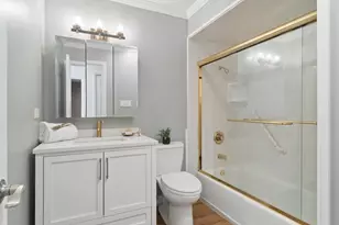 574 Bristol Ln, Elk Grove Village, IL 60007 - Photo 13